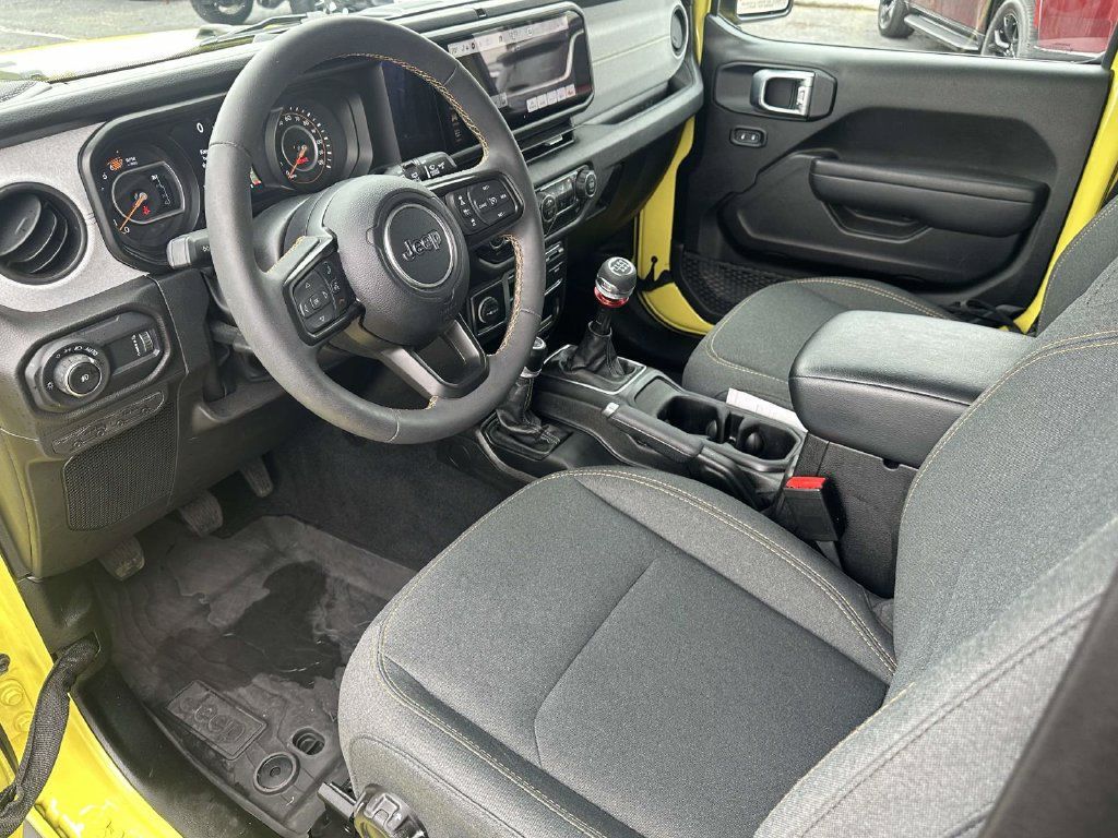 Used 2024 Jeep Wrangler Sport AWD/4WD image 13