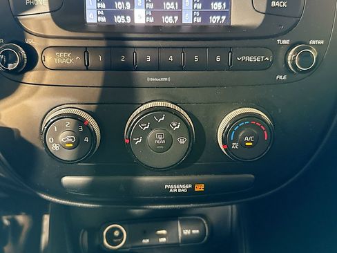 Used 2017 Kia Soul FWD image 13