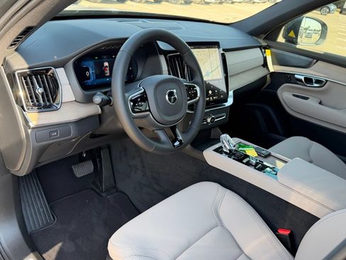 New 2027 Volvo XC90 B6 Plus AWD/4WD image 11