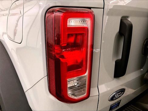 Used 2022 Ford Bronco Black Diamond image 28