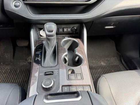 Used 2021 Toyota Highlander Platinum AWD/4WD image 17