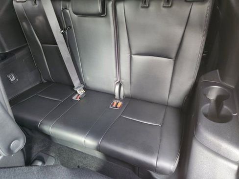 Used 2021 Toyota Highlander Platinum image 33