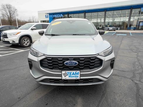 Used 2023 Ford Escape ST-Line image 2