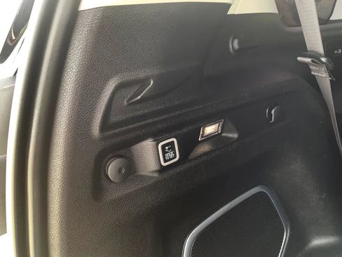 Used 2022 Jeep Grand Cherokee L Limited RWD image 36