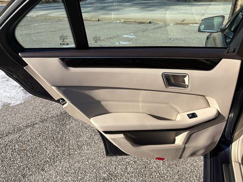 Used 2016 Mercedes-Benz E 350 E350 Sport 4MATIC Sedan image 17