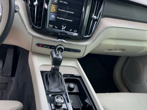 Used 2018 Volvo XC60 T5 Inscription w/ Convenience Package image 28