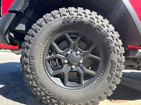 Used 2025 Jeep Wrangler Willys image 18