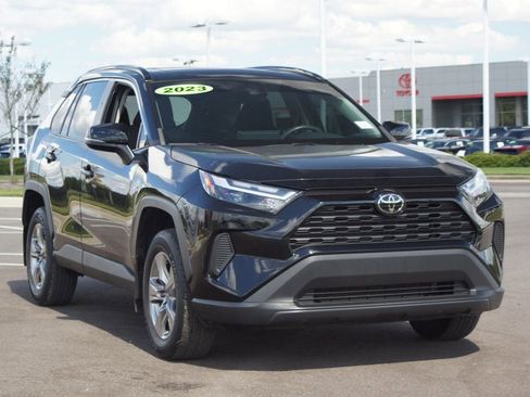 Used 2023 Toyota RAV4 XLE image 2