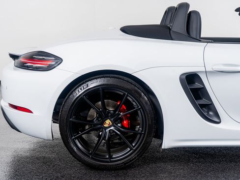 Used 2022 Porsche 718 Boxster S image 9