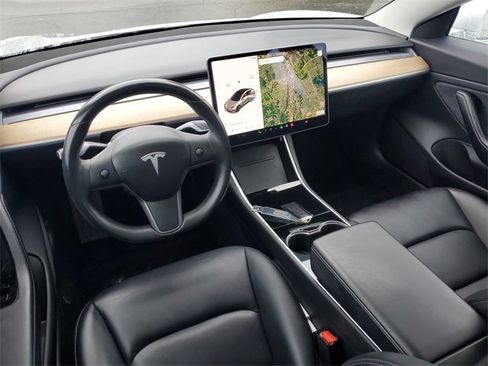 Used 2018 Tesla Model 3 image 21