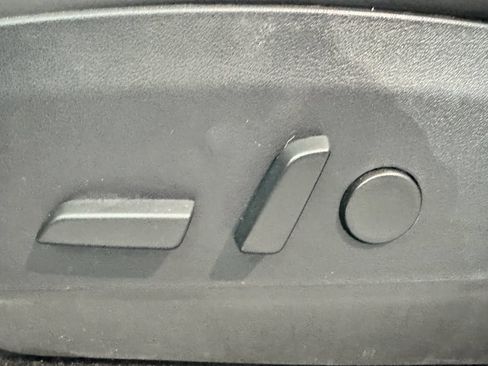 Used 2020 Tesla Model Y Long Range image 11