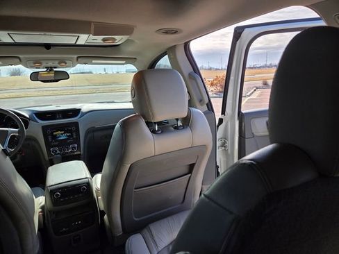 Used 2015 Chevrolet Traverse LT AWD/4WD image 63