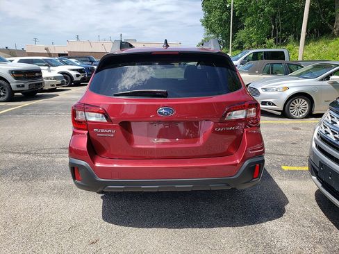 Used 2018 Subaru Outback 2.5i Limited AWD/4WD image 4