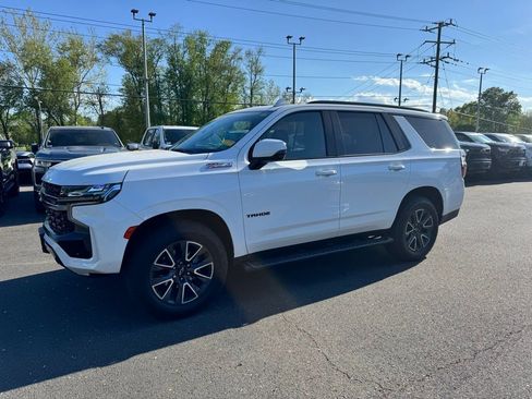 Used 2022 Chevrolet Tahoe Z71 w/ Luxury Package image 3