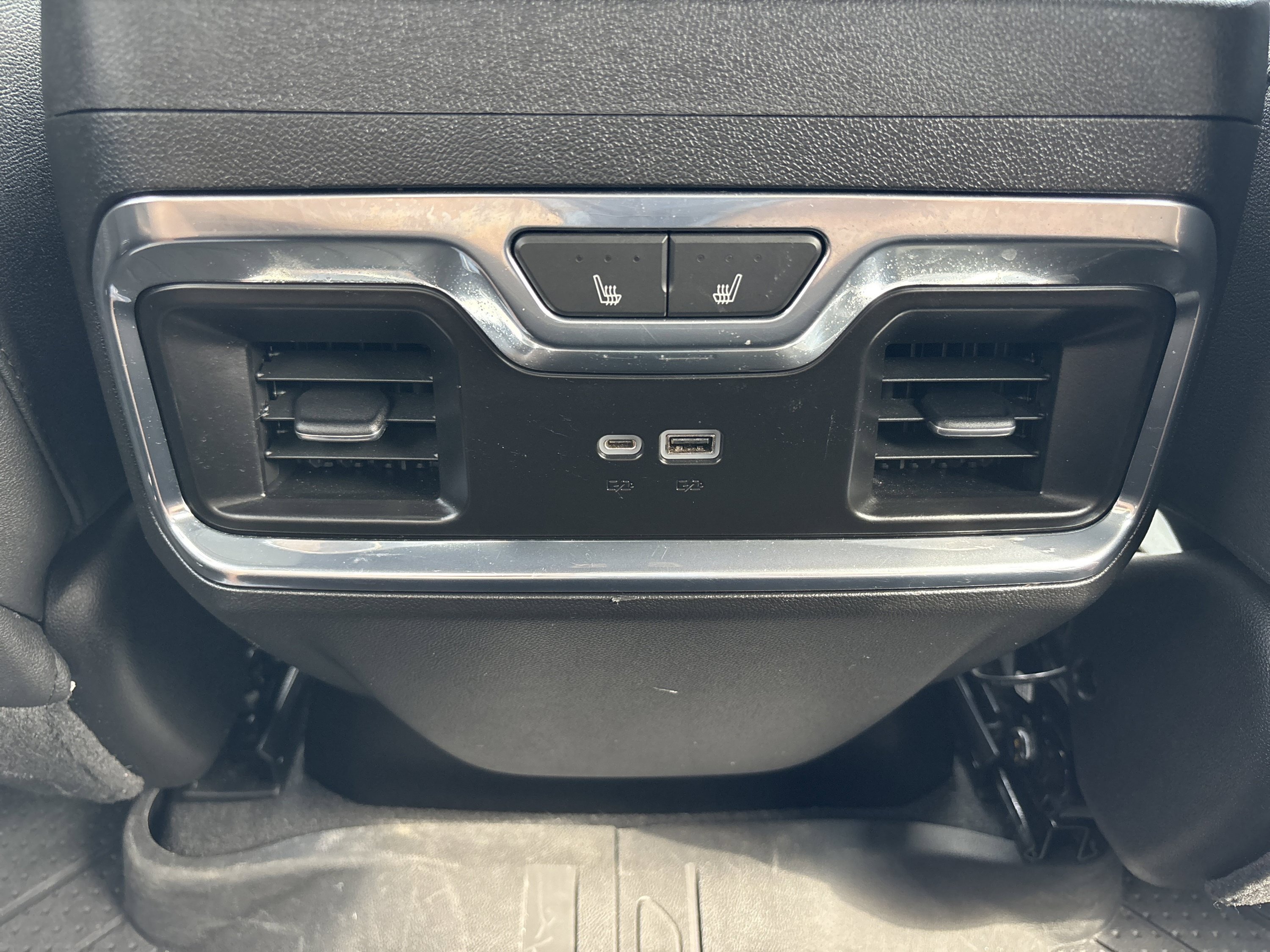 Used 2024 Chevrolet Silverado 1500 High Country AWD/4WD image 18