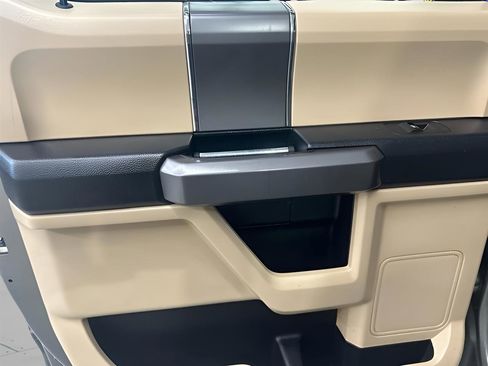 Used 2019 Ford F150 XLT w/ Equipment Group 302A Luxury AWD/4WD image 14