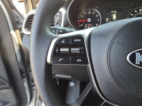 Used 2019 Kia Sorento L FWD image 18