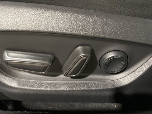 Used 2022 Toyota Camry XLE image 18