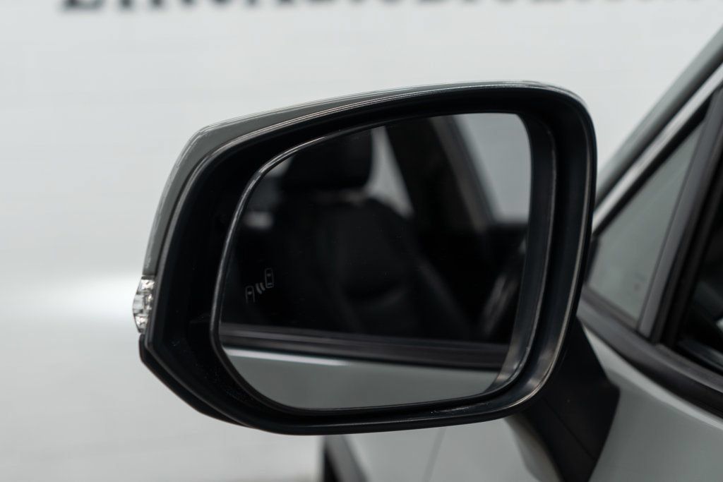 Used 2019 Toyota RAV4 XLE Premium AWD/4WD image 48