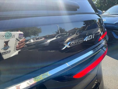 Used 2023 BMW X7 xDrive40i w/ Premium Package image 10