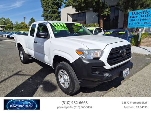 Used 2018 Toyota Tacoma SR RWD image 1