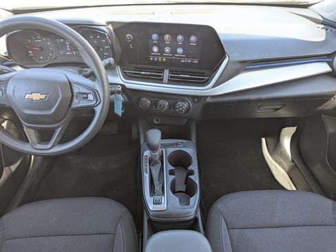 Used 2024 Chevrolet Trax LS w/ LS Convenience Package FWD image 21