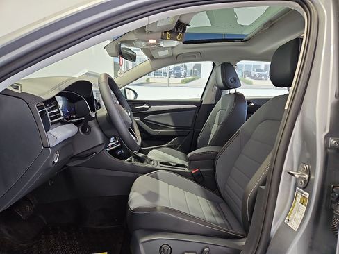 New 2026 Volkswagen Jetta SE FWD image 17