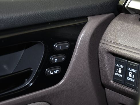 Used 2019 Honda Odyssey Elite image 35