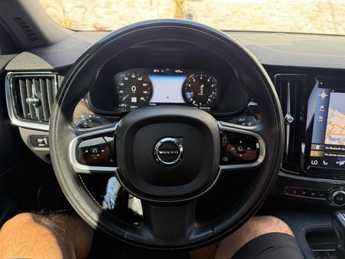 Used 2018 Volvo S90 T5 Momentum w/ Convenience Package FWD image 28