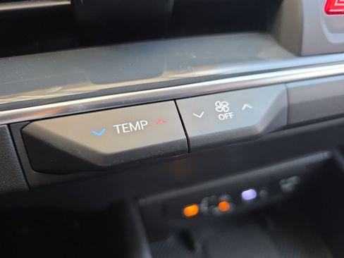 Certified 2025 Kia K4 EX image 16