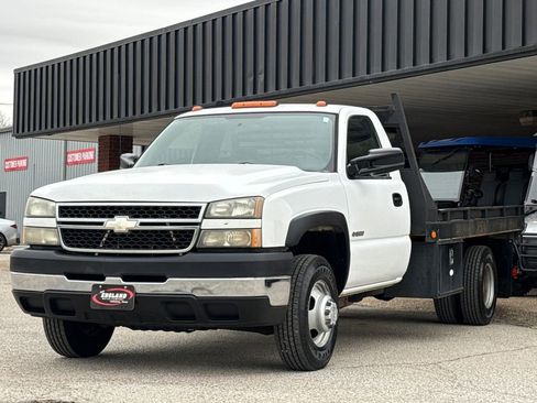Used 2006 Chevrolet Silverado 3500 2WD Regular Cab image 3