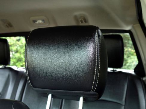 Used 2016 RAM 1500 Laramie w/ Convenience Group image 28