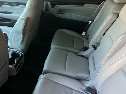 Used 2018 Honda Odyssey EX-L image 5