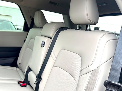 New 2026 Nissan Pathfinder SL FWD image 16