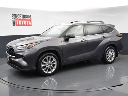 Used 2022 Toyota Highlander Limited image 8