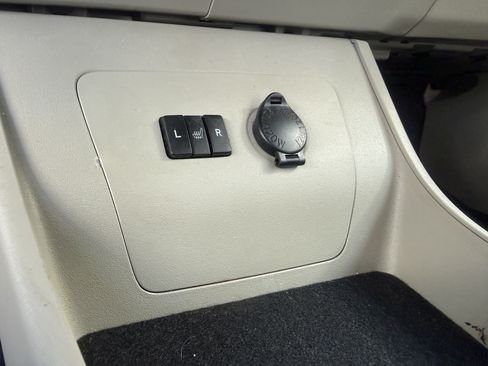 Used 2013 Toyota Prius Four FWD image 17