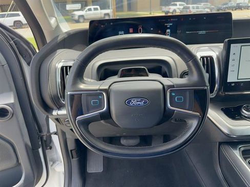 Used 2025 Ford Expedition Platinum AWD/4WD image 11