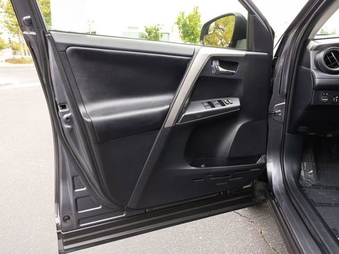 Used 2018 Toyota RAV4 XLE w/ All Weather Liner Package FWD image 13