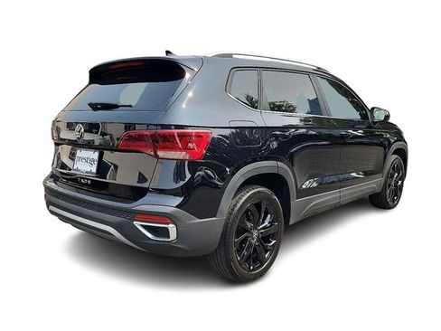 Certified 2022 Volkswagen Taos SE w/ Panoramic Sunroof Package image 6