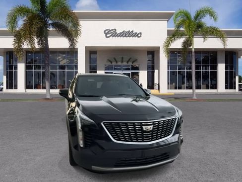 Certified 2023 Cadillac XT4 Premium Luxury FWD image 3