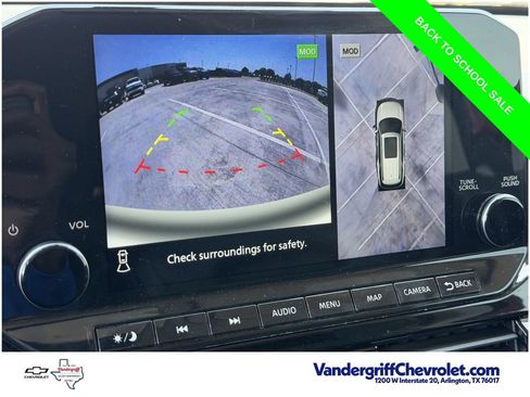 Used 2024 Nissan Pathfinder SL FWD image 17