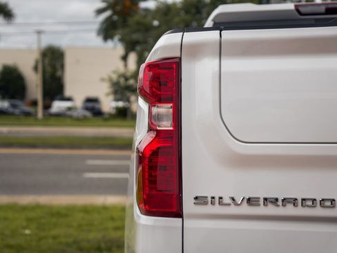 Used 2025 Chevrolet Silverado 1500 LT AWD/4WD image 11