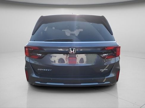 New 2026 Honda Odyssey Touring image 6