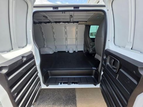 New 2026 Chevrolet Express 2500 w/ Driver Convenience Package RWD image 21