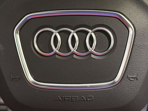 Used 2025 Audi SQ7 Premium Plus AWD/4WD image 28