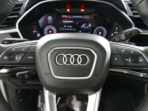 Used 2023 Audi Q3 2.0T Premium Plus w/ Premium Plus Package AWD/4WD image 17