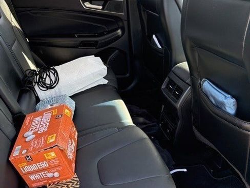 Used 2018 Ford Edge Titanium w/ Technology Package image 19