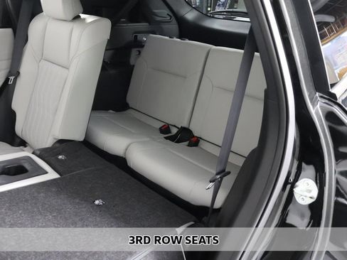 Used 2025 Mitsubishi Outlander AWD image 13