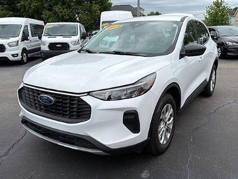 Used 2023 Ford Escape Active w/ Tech Pack #1 AWD/4WD image 3