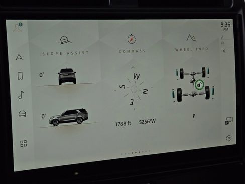 Used 2025 Land Rover Discovery Dynamic SE image 28
